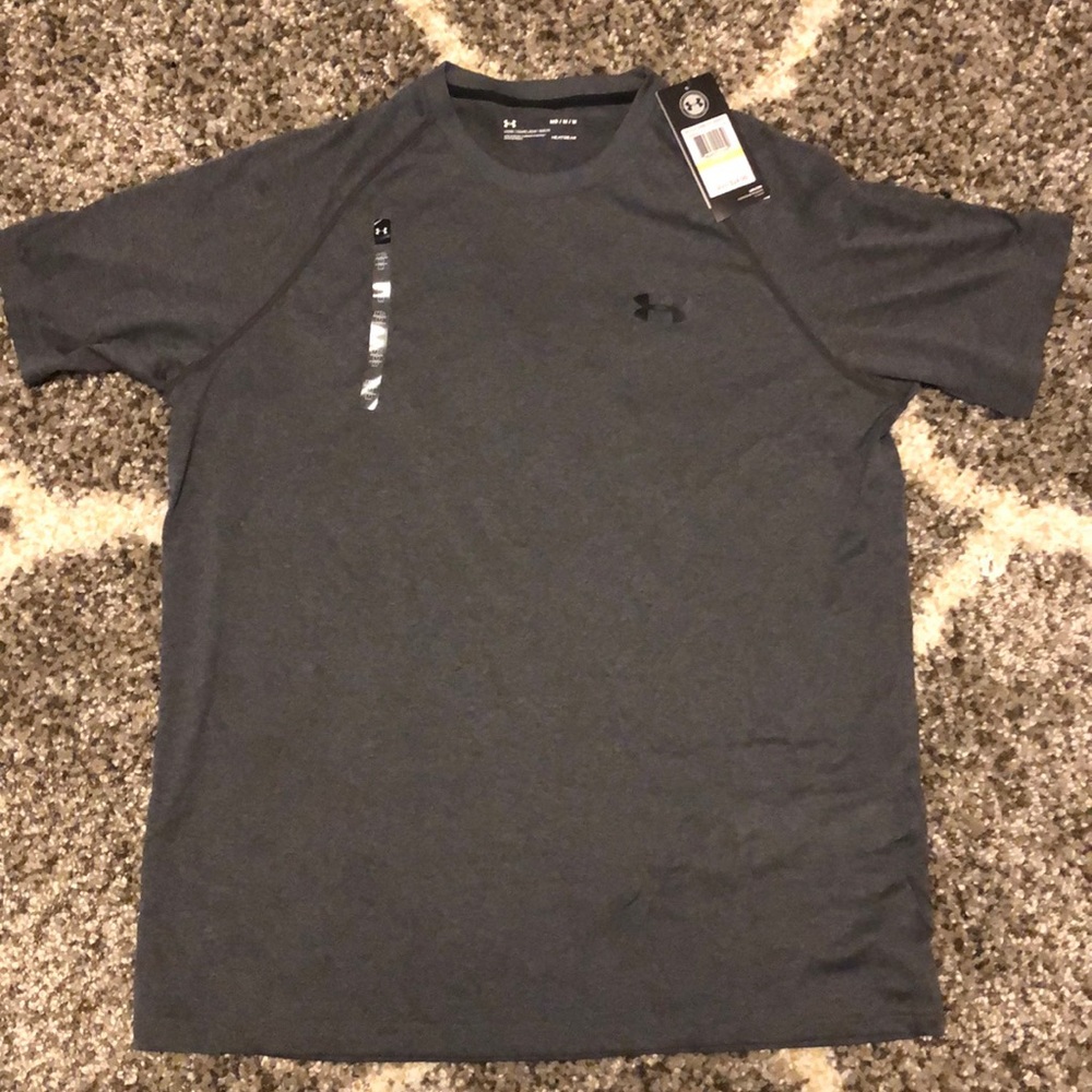 NEW Under Armour Loose Short Sleeve Shirt Medium
